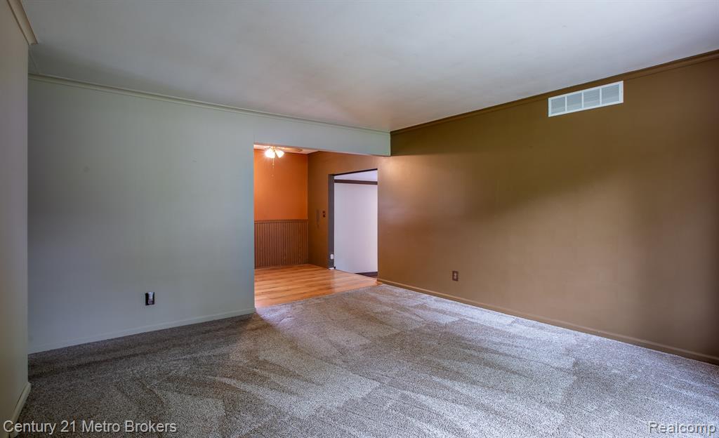 4373 Dexel Drive, Burton, MI 48519 — Photo 12