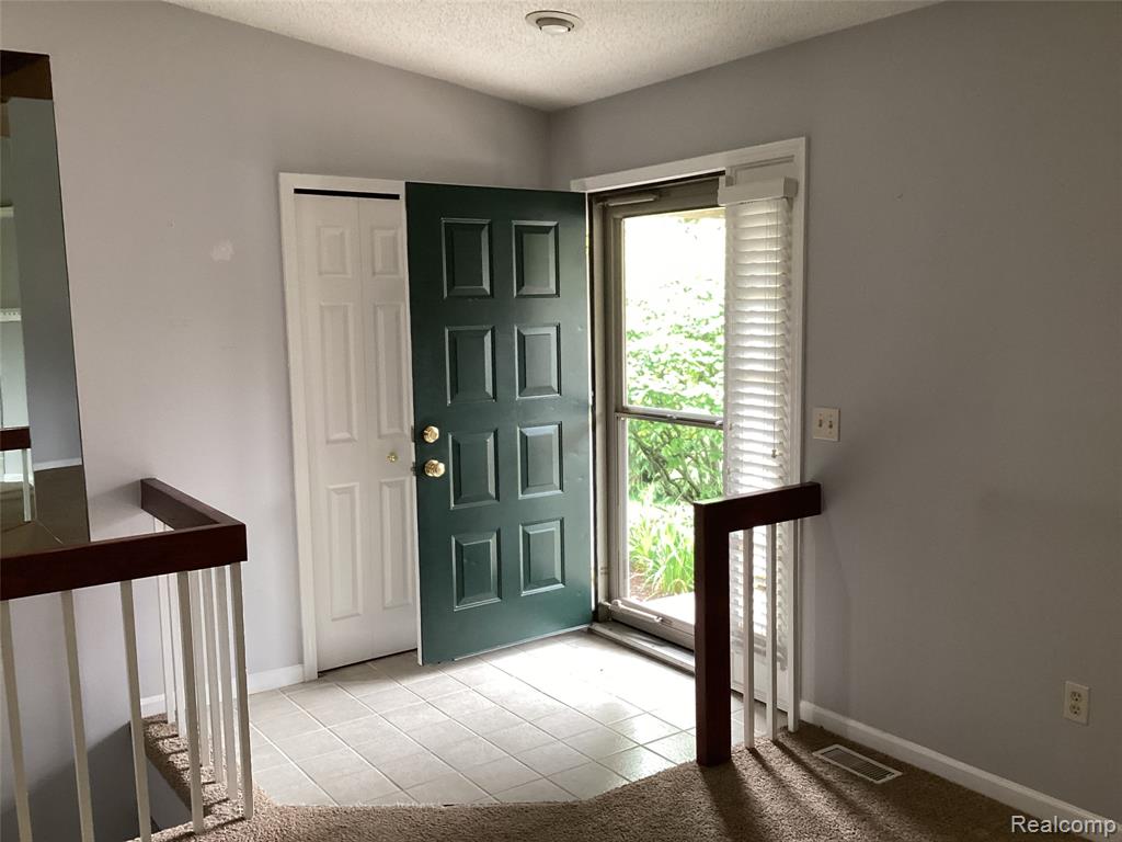 38547 Darbyshire, Farmington Hills, MI 48331 — Photo 10