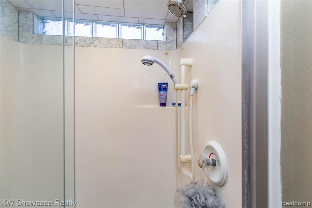 580 Elkinford Drive, White Lake, MI 48383 — Photo 48