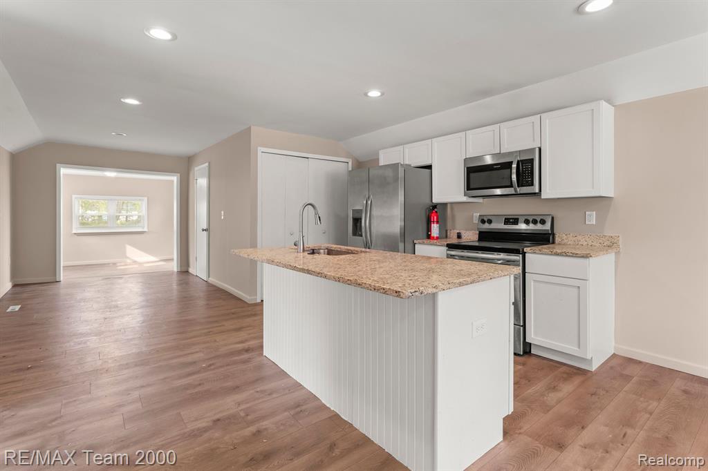 47461 VANKER Avenue, Shelby Twp, MI 48317 — Photo 11