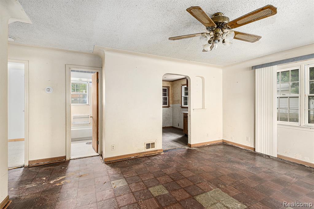 4484 Detroit Street, Dearborn Heights, MI 48125 — Photo 4