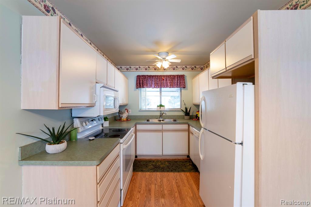 6010 Alan Drive, 30, Brighton, MI 48116 — Photo 11