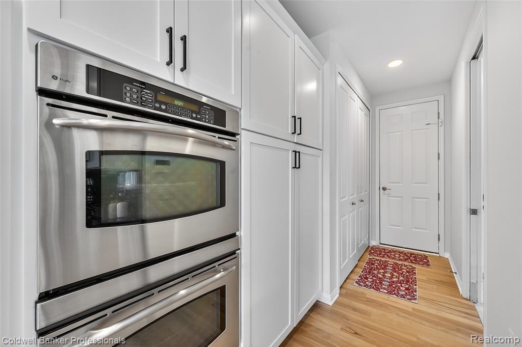 668 E Buell Road, Rochester, MI 48306 — Photo 18
