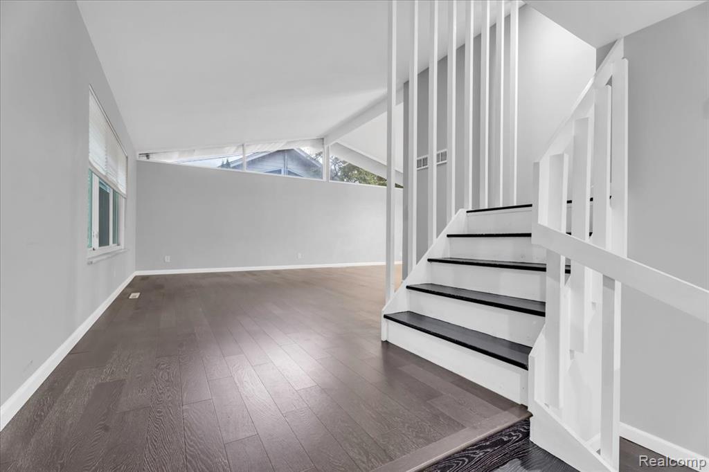 6016 Plantation Drive, Grand Blanc, MI 48439 — Photo 12