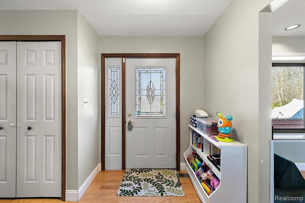 5621 SALLY Road, Clarkston, MI 48348 — Photo 3