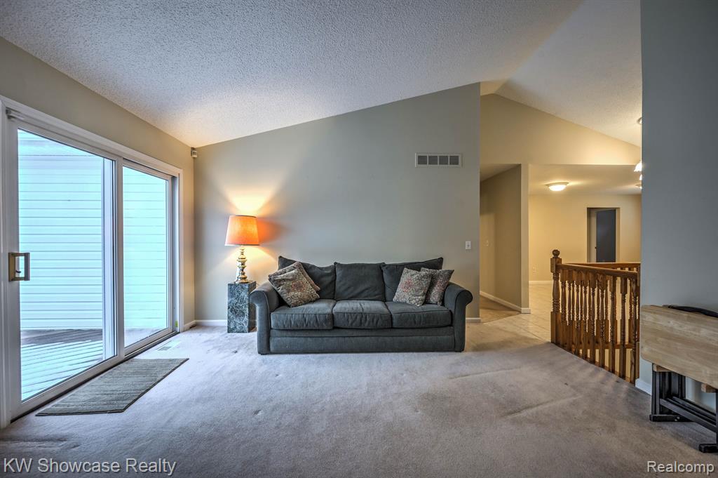 5806 KING JAMES, Waterford, MI 48327 — Photo 12