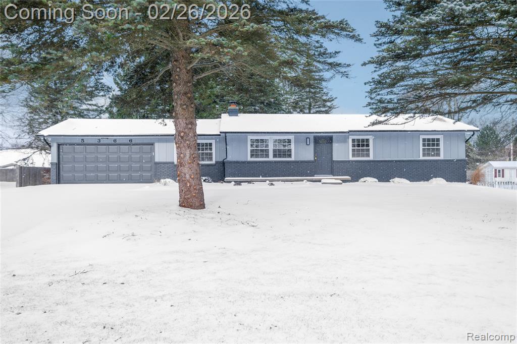 5366 N Georgetown Road, Grand Blanc, MI 48439 — front exterior