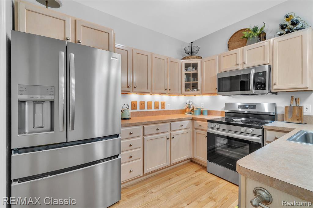 50403 MONROE Street, Canton, MI 48188 — Photo 13