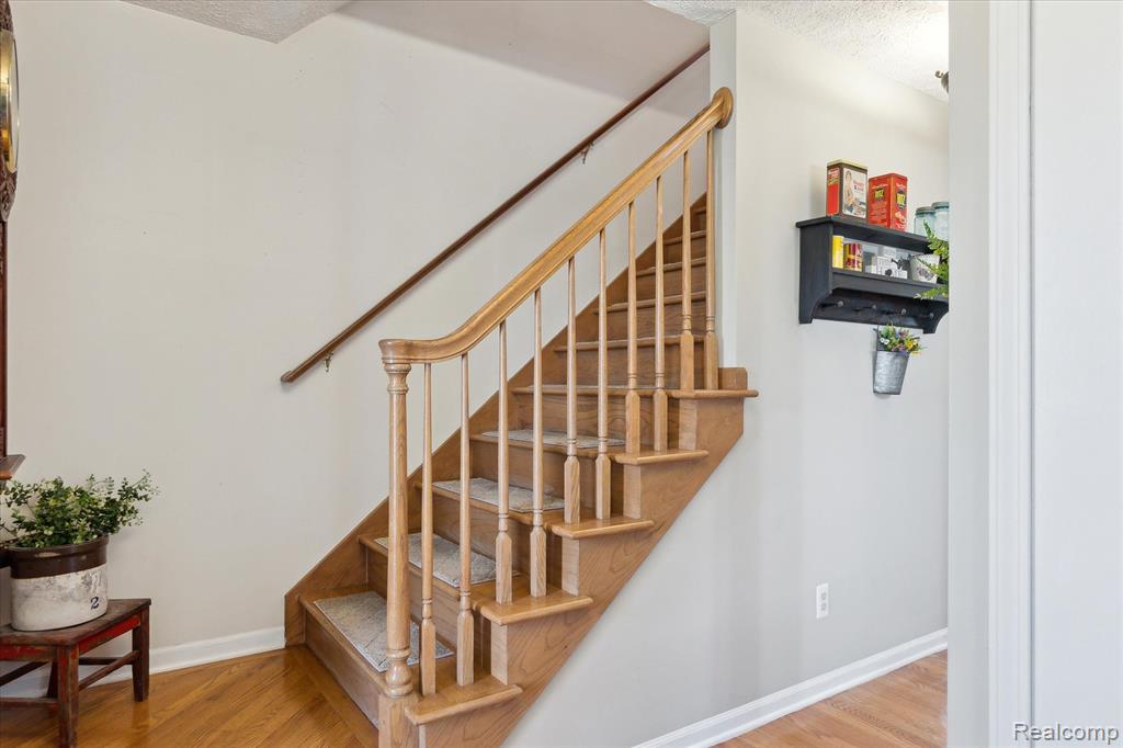 7694 THUNDER BAY Drive, Pinckney, MI 48169 — Photo 7
