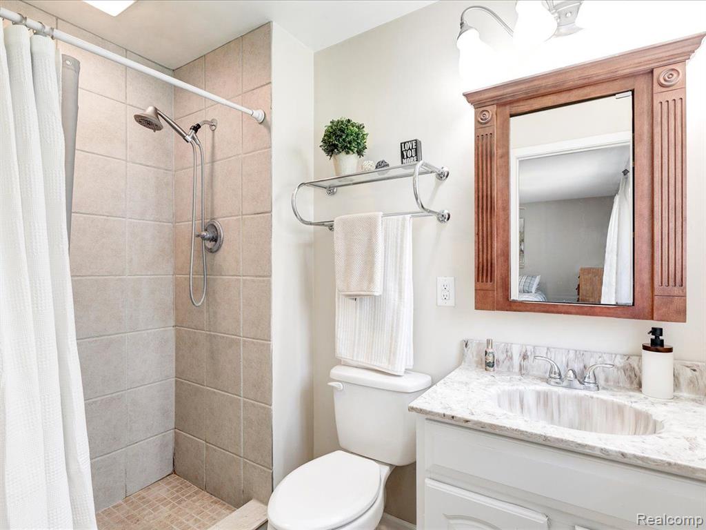 4188 OLD FORGE Drive, Fort Gratiot, MI 48059 — Photo 22