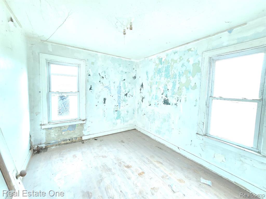 10259 W FORT Street, Detroit, MI 48209 — Photo 9