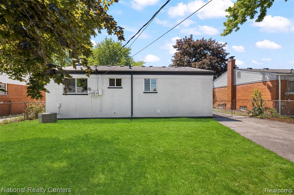 27736 Osmun Street, Madison Heights, MI 48071 — Photo 29