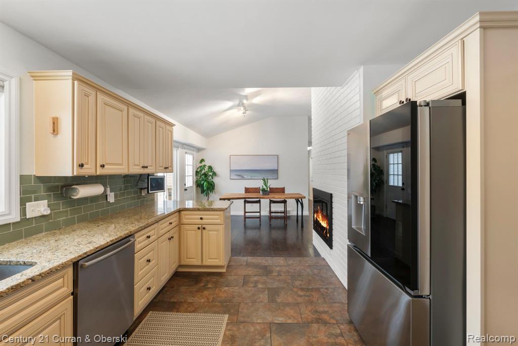 21412 Holmbury Road, Northville, MI 48167 — Photo 20