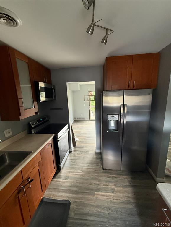 33825 Pondview Circle, Livonia, MI 48152 — Photo 3