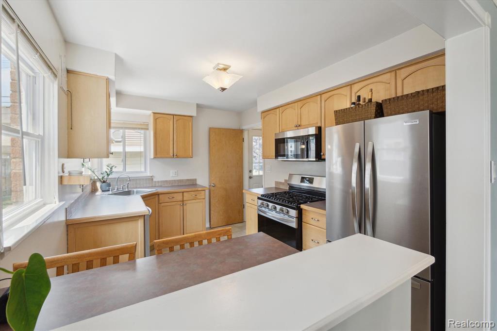 8211 TERRI Drive, Westland, MI — Photo 13