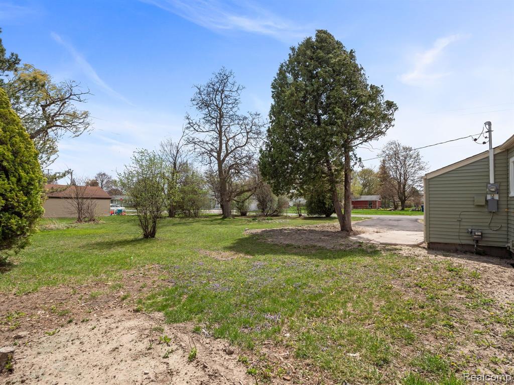 558 S 24TH Street, Saginaw, MI 48601 — Photo 3