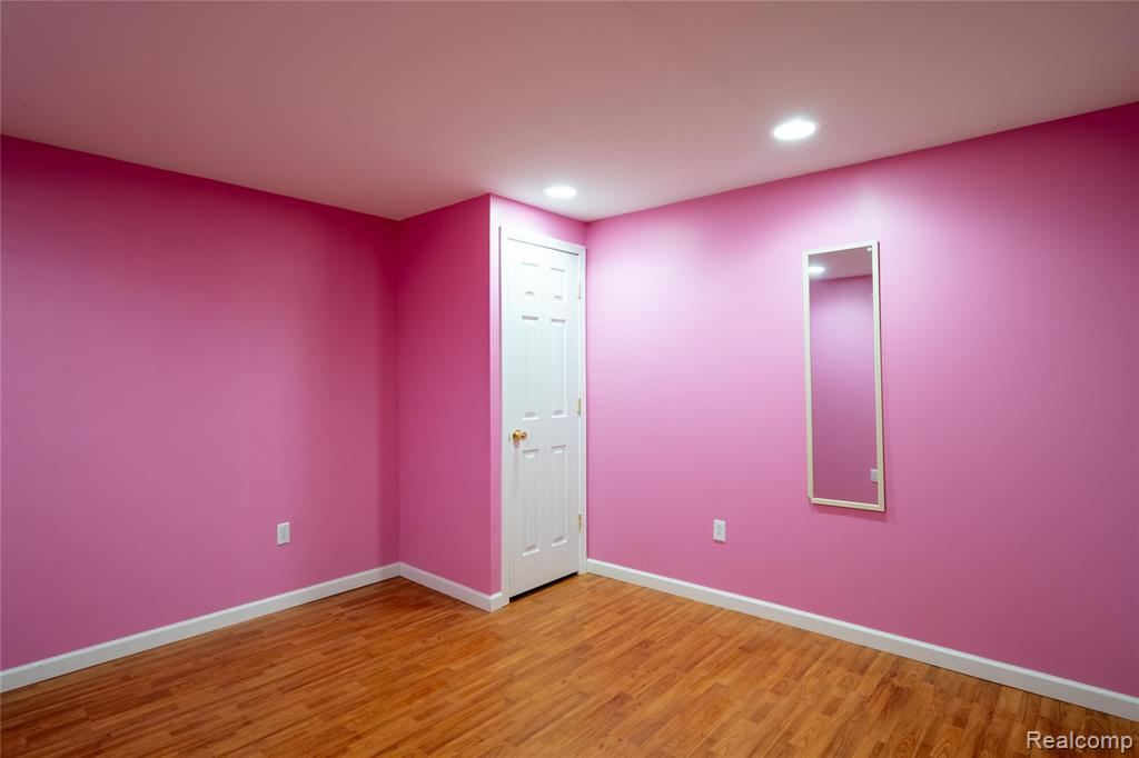 41063 Millbrook Drive, Sterling Heights, MI 48314 — Photo 28