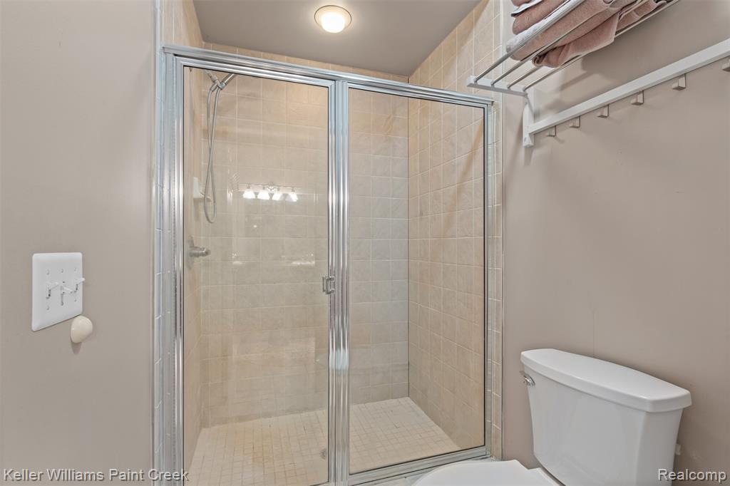 892 W Peninsula Court, Oxford, MI 48371 — Photo 16