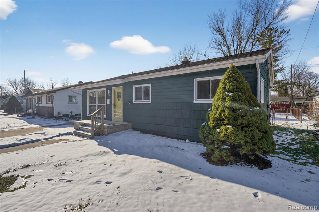 735 Elmwood Drive, Fenton, MI 48430 — Photo 39