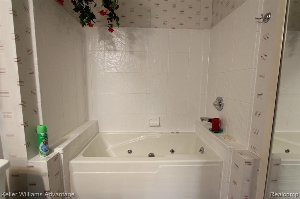 41840 Cantebury Drive, Novi, MI 48377 — Photo 22