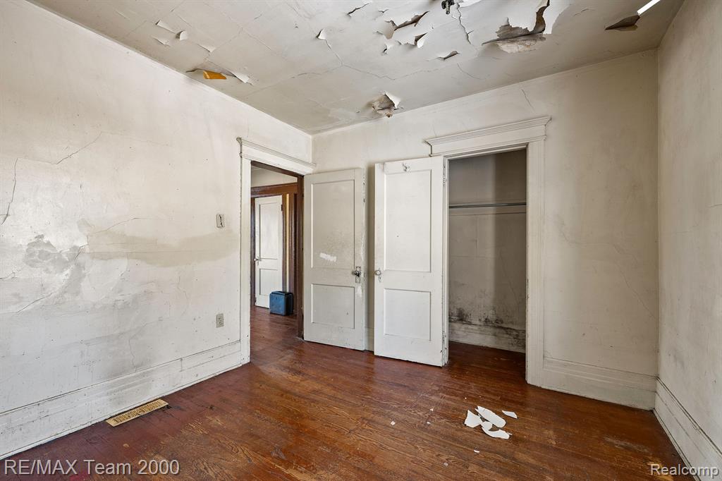 2187 HARDING Street, Detroit, MI 48214 — Photo 22