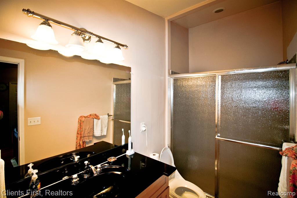 1030 FAIRMOUNT Drive, Ann Arbor, MI 48105 — Photo 14