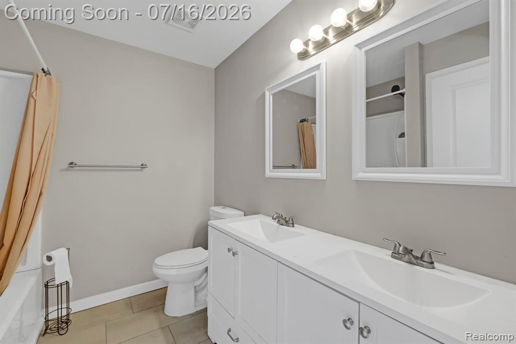 534 E Brickley Avenue, Hazel Park, MI 48030 — Photo 8