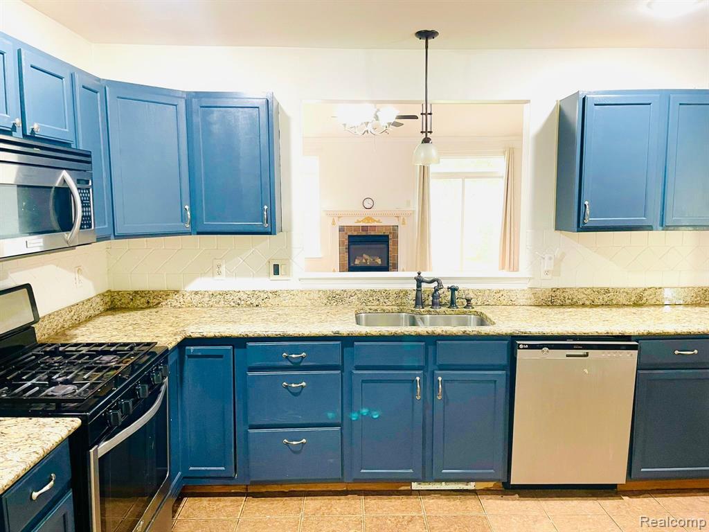 521 CHERRY GROVE Road, Canton, MI 48188 — Photo 6