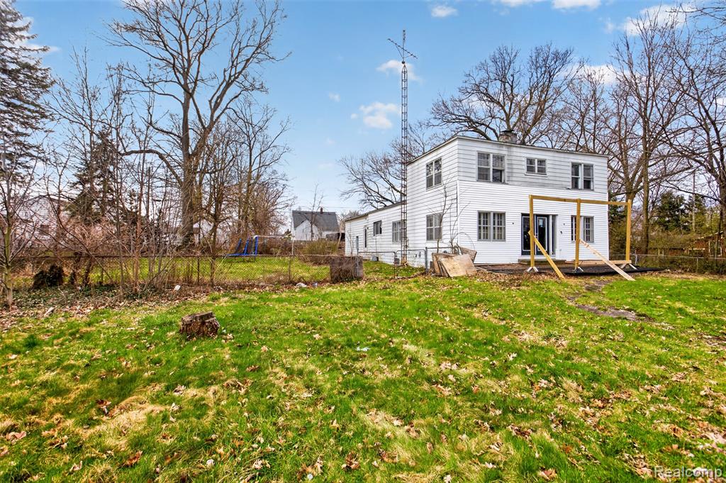 454 E ATHERTON Road, Flint, MI 48507 — Photo 2