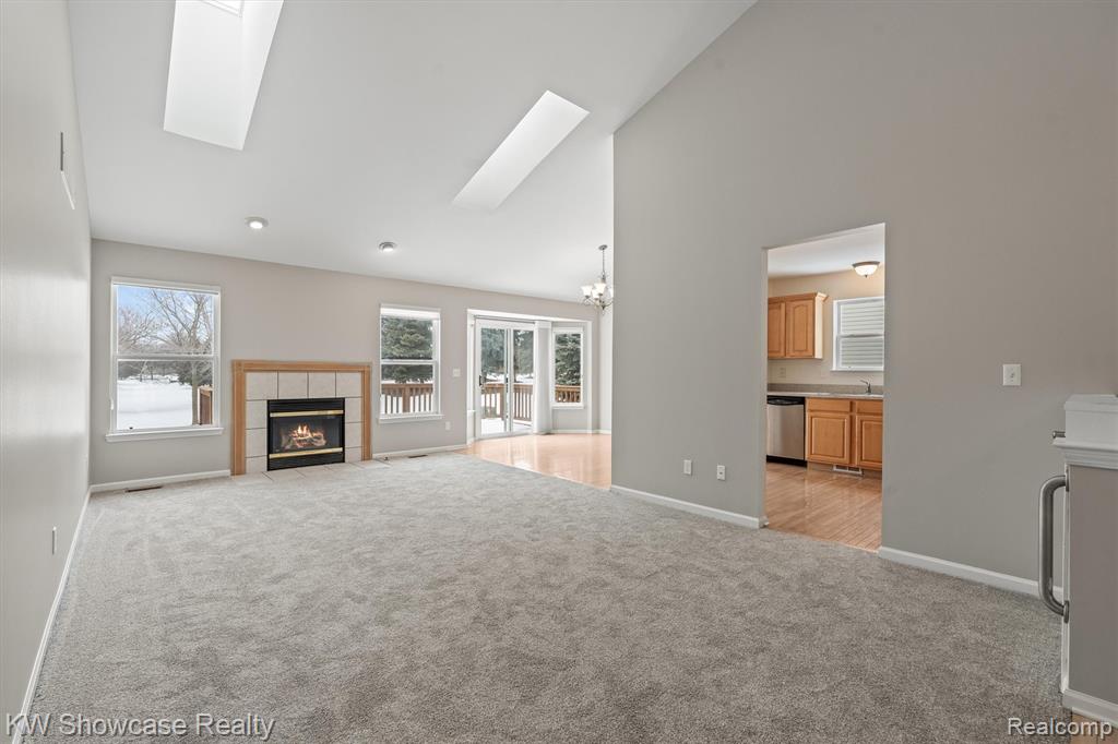 462 Woodhaven Drive, Commerce Twp, MI 48390 — Photo 5
