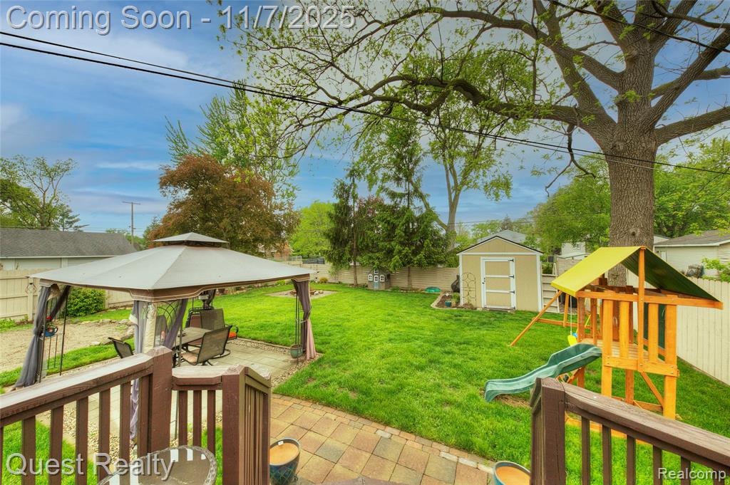 9013 Oporto Street, Livonia, MI 48150 — Photo 41