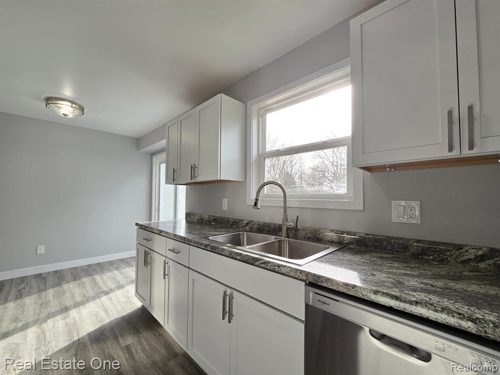 4912 PLEASANT GROVE Road, Lansing, MI 48910 — Photo 6