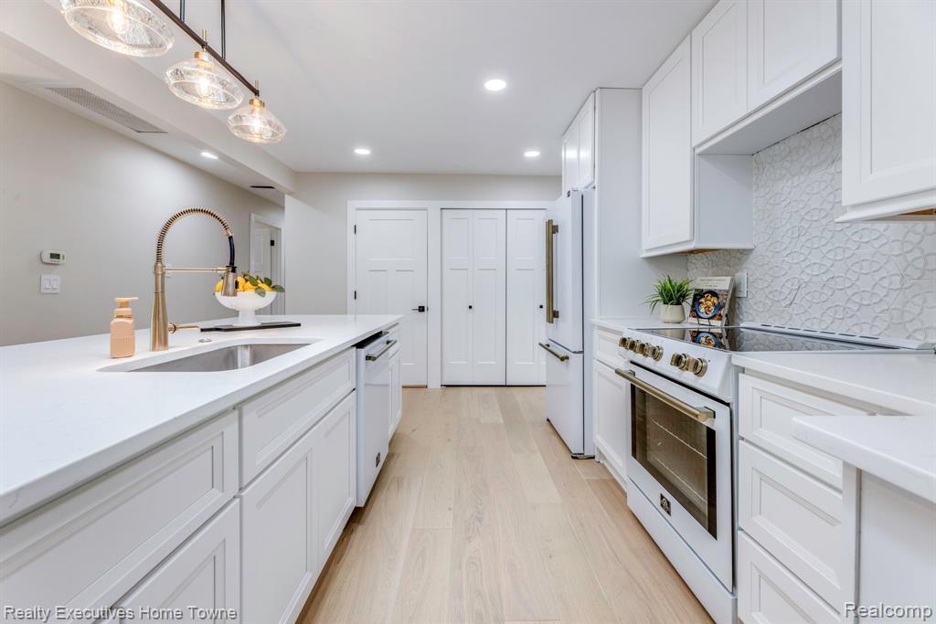18910 Devonshire Street, Beverly Hills, MI 48025 — Photo 10
