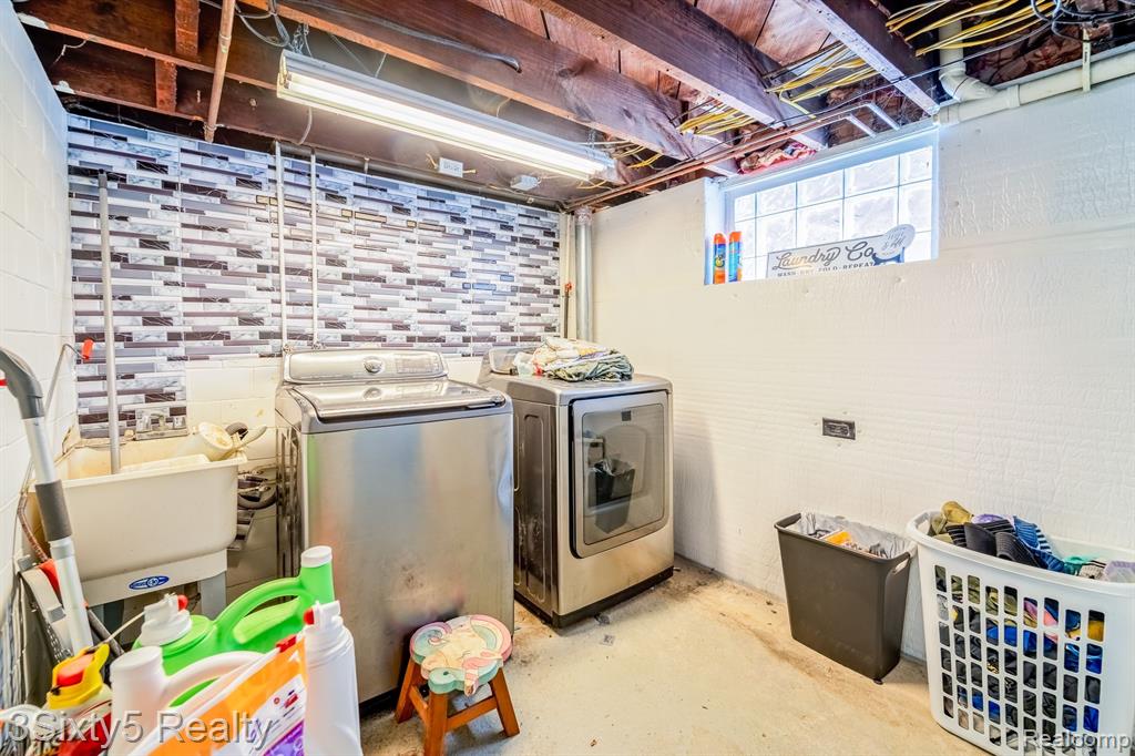 744 RIVERBANK Street, Wyandotte, MI 48192 — Photo 42