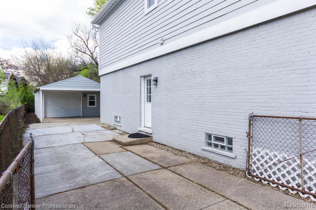 829 N Dorchester Avenue, Royal Oak, MI 48067 — Photo 46