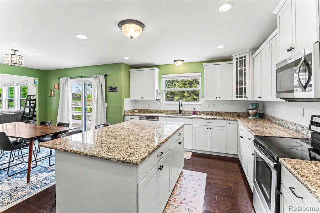 7558 Abigail Dr, Ypsilanti, MI 48198 — Photo 11