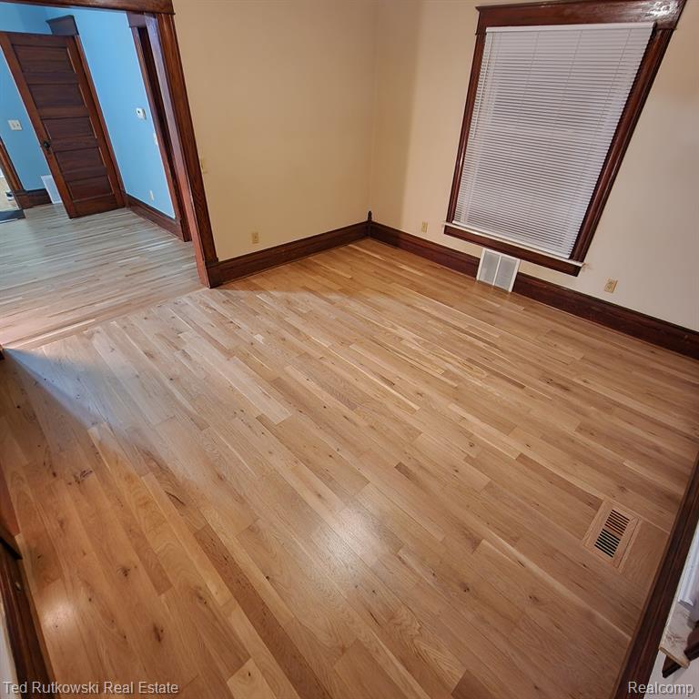 315 N MAIN Street SW, Capac, MI 48014 — Photo 17