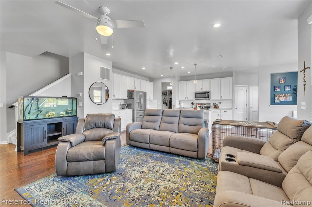 49720 Shoreline Drive, Canton, MI 48187 — Photo 15