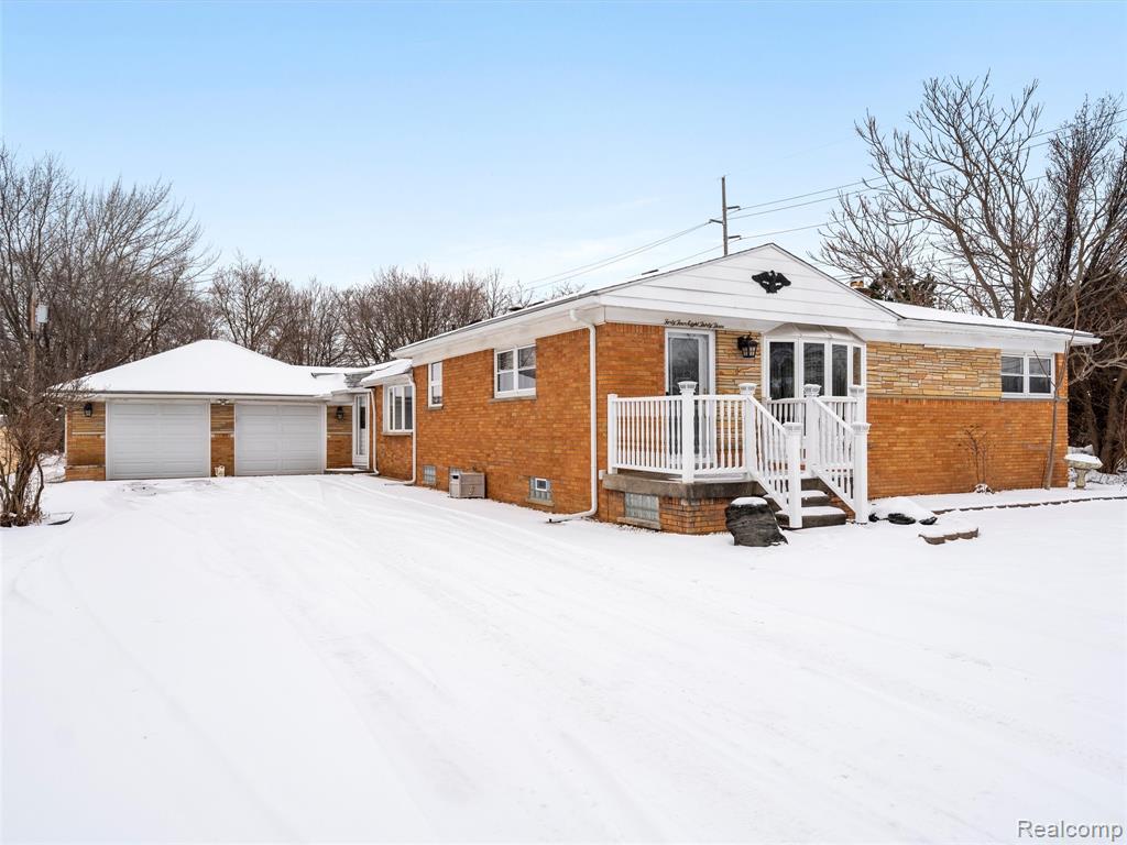 44833 MADDELEIN Street, Clinton Twp, MI 48036 — Photo 2