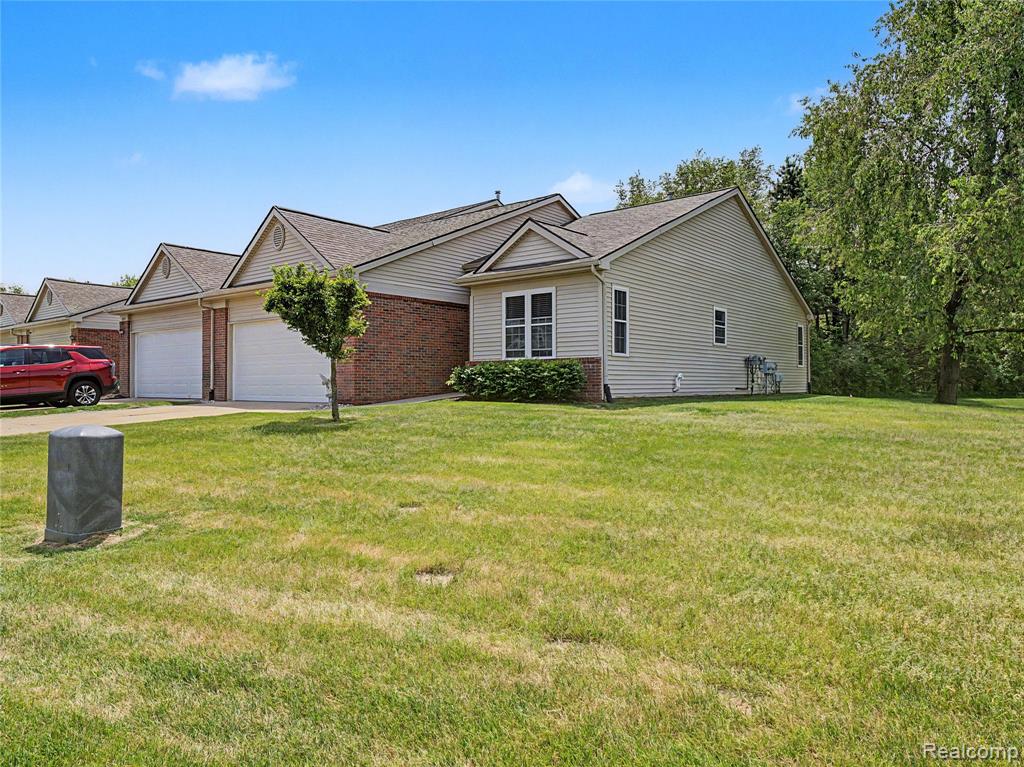2263 Crystal Crossing Drive, Howell, MI 48843 — Photo 31