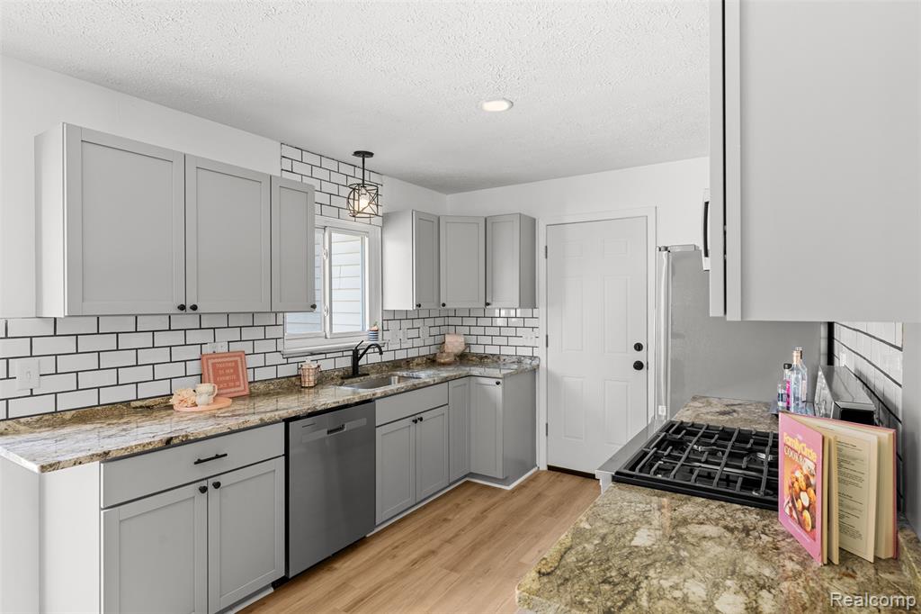 640 N Madison Street, Perry, MI 48872 — Photo 11