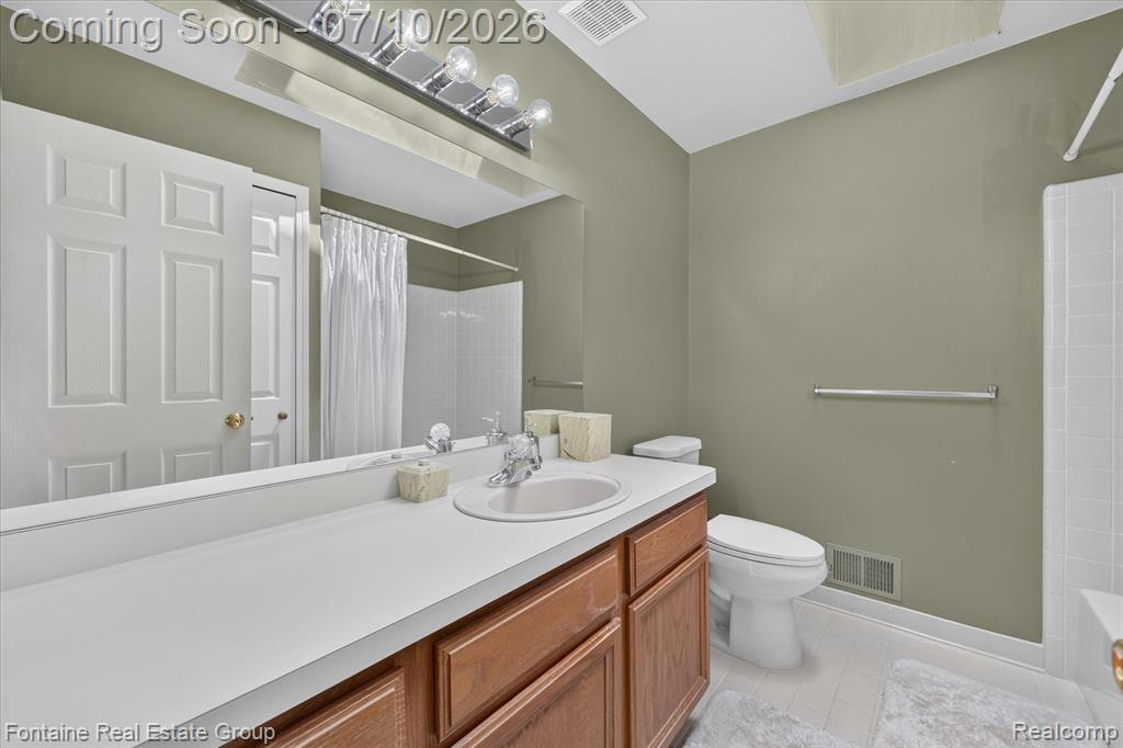 1963 Willowicke Drive, Wixom, MI 48393 — Photo 33
