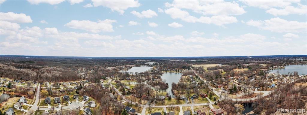 6165 VENICE Drive, Commerce Twp, MI 48382 — Photo 36