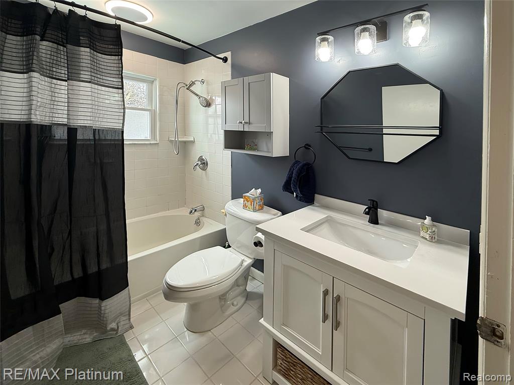 4975 Comstock Street, Commerce Twp, MI 48382 — Photo 14