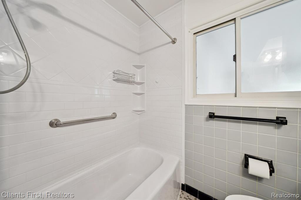 939 Deering Street, Garden City, MI — Photo 14