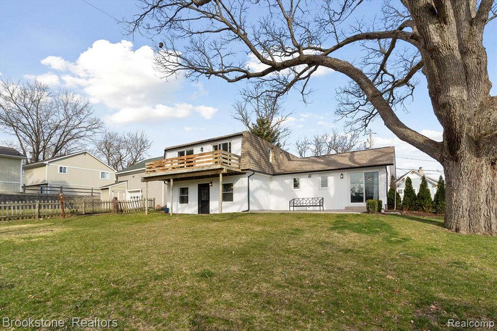 633 DETROIT Avenue, Lake Orion, MI 48362 — Photo 74
