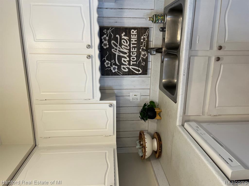 50046 Helfer Boulevard, Wixom, MI 48393 — Photo 22