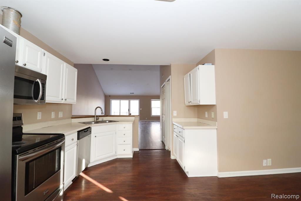 5302 ROYAL VALE Lane, Dearborn, MI 48126 — Photo 21