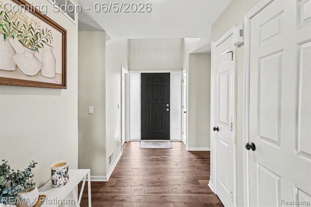 9731 Fountain Lane, Fowlerville, MI 48836 — Photo 3