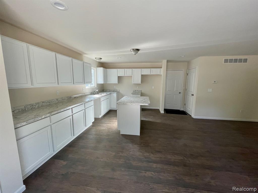 3997 Lotus Landing Circle, Waterford, MI 48329 — Photo 8